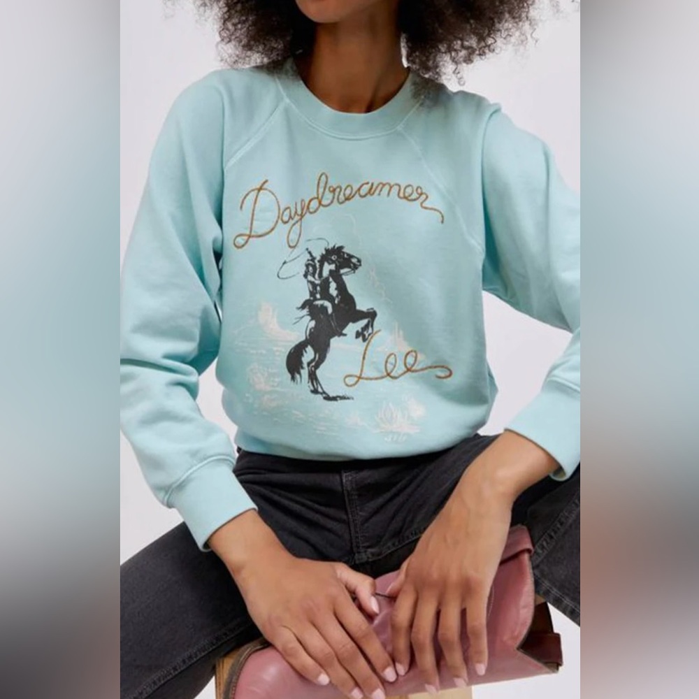 Daydreamer Medium Aqua Sweatshirt. 💙⚡️